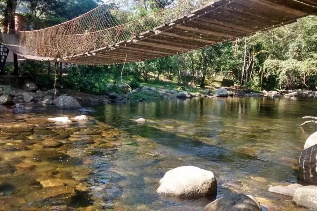 Casa Com Churrasqueira E Piscina, Perto De Riacho *