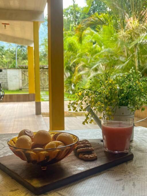 Casa Com Churrasqueira E Piscina, Perto De Riacho *