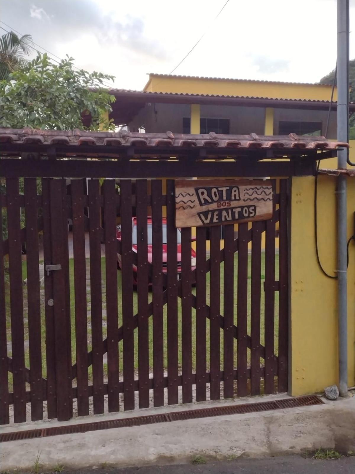 Casa Com Churrasqueira E Piscina, Perto De Riacho *